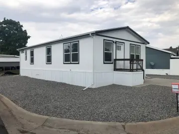 Detached House with xxxx sqft, x Bedrooms, x Bathroom