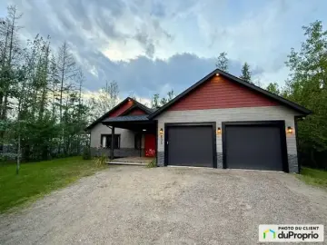 Cottage with x Bedrooms, x Bathrooms