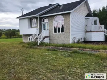 Detached House with x Bedrooms, x Bathroom