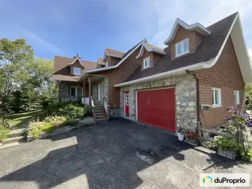 Detached House with x Bedrooms, x Bathrooms