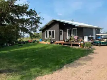 Detached House with xxx sqft, x Bedrooms, x Bathroom