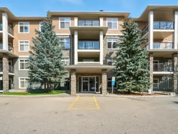 Condominium with x Bedrooms, x Bathrooms