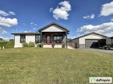 Detached House with x Bedrooms, x Bathrooms