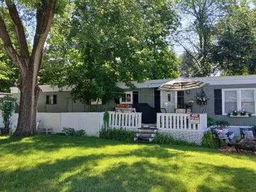 Cottage with xxxx sqft, x Bedrooms, x Bathroom
