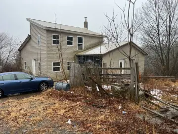Detached House with x Bedrooms, xx Bathrooms
