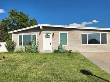 Detached House with xxxx sqft, x Bedrooms, x Bathroom