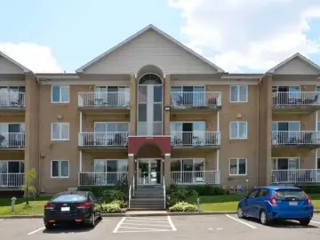 Condominium with xxx sqft, x Bedroom, x Bathroom