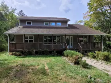 Detached House with xxxx sqft, x Bedrooms, x Bathroom