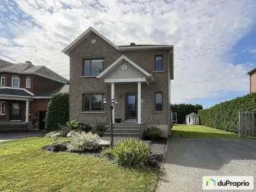 Detached House with x Bedrooms, x Bathrooms