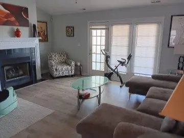 Condominium with xxxx sqft, x Bedrooms, x Bathrooms