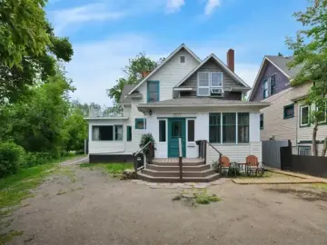 Detached House with xxxx sqft, x Bedrooms, x Bathroom