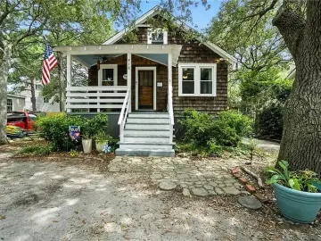 Cottage with xxxx sqft, x Bedrooms, x Bathroom