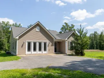 Detached House with xxxx sqft, x Bedrooms, x Bathroom