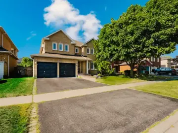 Detached House with x Bedrooms, x Bathrooms