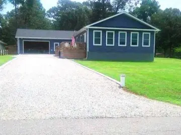 Detached House with xxxx sqft, x Bedrooms, x Bathroom
