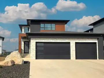Detached House with xxxx sqft, x Bedrooms, x Bathroom