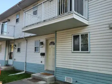 Semi Detached with x Bedrooms, x Bathroom