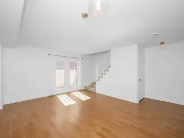 Semi Detached with xxxx sqft, x Bedrooms, x Bathroom