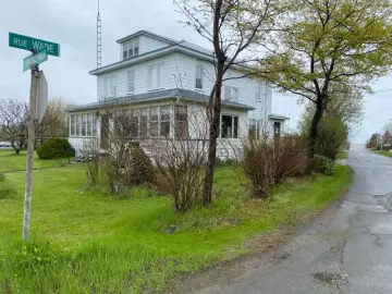 Detached House with x Bedrooms, x Bathrooms