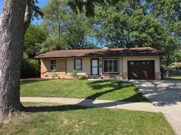Detached House with xxxx sqft, x Bedrooms, x Bathroom