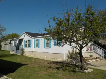 Detached House with xxxx sqft, x Bedrooms, x Bathroom