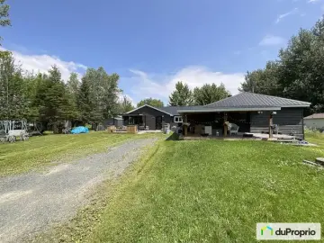 Cottage with x Bedrooms, x Bathrooms
