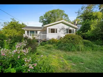 Cottage with xxxxx sqft, x Bedrooms, x Bathroom