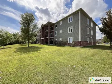 Condominium with x Bedrooms, x Bathroom