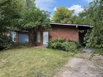 Detached House with x Bedrooms, xx Bathrooms