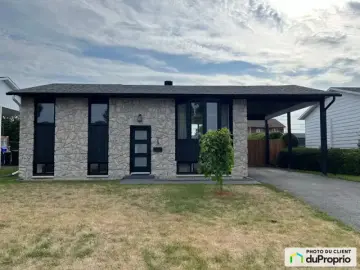 Detached House with x Bedrooms, x Bathrooms