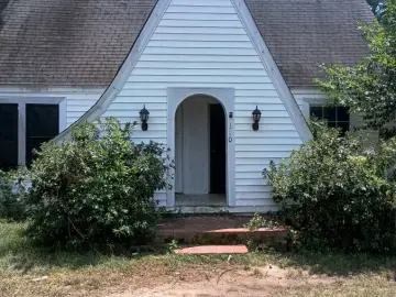 Detached House with xxxx sqft, x Bedrooms, x Bathroom