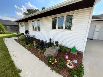 Detached House with xxxx sqft, x Bedrooms, x Bathroom