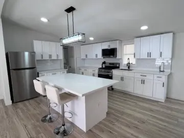 Land with x Bedrooms, x Bathrooms