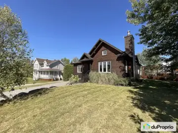 Detached House with x Bedrooms, x Bathroom