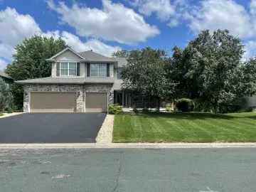 Detached House with xxxx sqft, x Bedrooms, x Bathroom