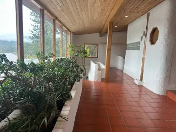 Detached House with x Bedrooms, x Bathroom