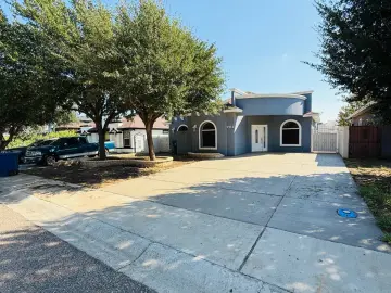 Detached House with xxxx sqft, x Bedrooms, xx Bathroo