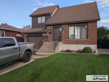 Detached House with x Bedrooms, x Bathrooms