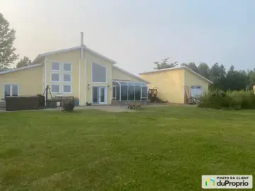 Detached House with x Bedrooms, x Bathrooms