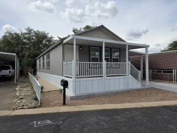 Detached House with xxxx sqft, x Bedrooms, x Bathroom