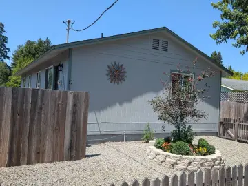 Detached House with xxxx sqft, x Bedrooms, x Bathroom