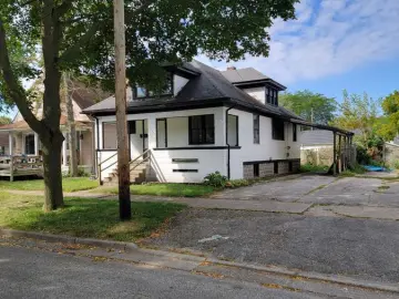 Detached House with xxxx sqft, x Bedrooms, x Bathroom