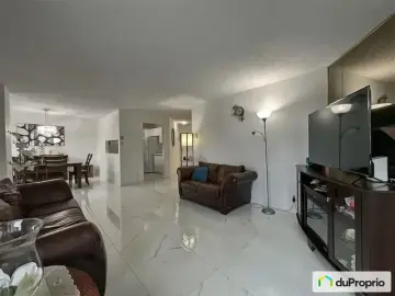 Condominium with x Bedrooms, x Bathroom