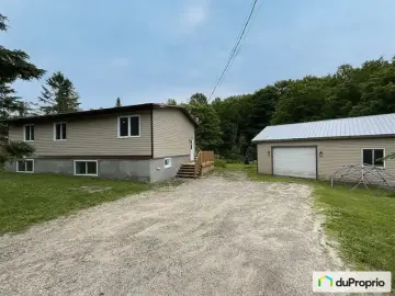 Detached House with x Bedrooms, x Bathrooms