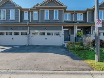 Condominium with xxxx sqft, x Bedrooms, x Bathrooms