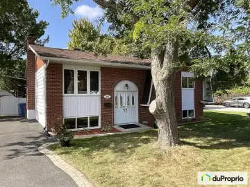 Detached House with x Bedrooms, x Bathrooms