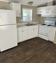 Detached House with xxx sqft, x Bedrooms, x Bathroom