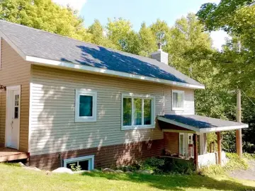 Detached House with x Bedrooms, x Bathrooms