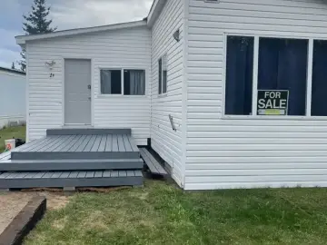 Detached House with x Bedrooms, x Bathroom
