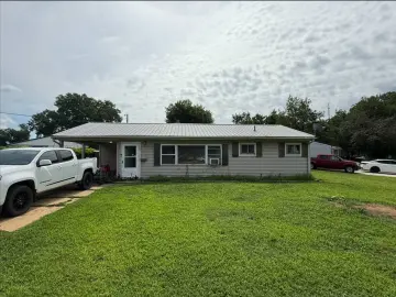 Detached House with xxxx sqft, x Bedrooms, x Bathroom